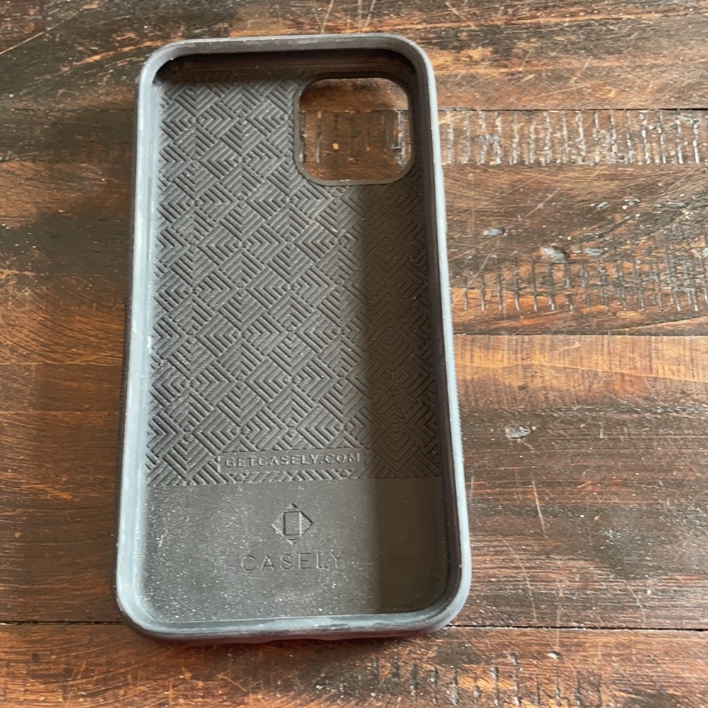 iPhone 11 Pro - Picture 2 of 2